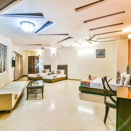 Hotel Alpine Tree Nuova Delhi Esterno foto