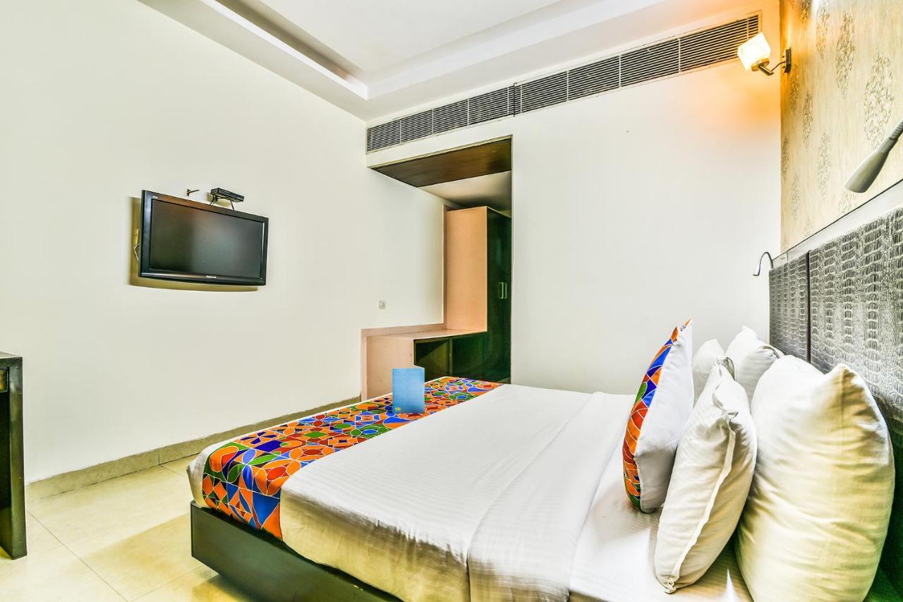 Hotel Alpine Tree Nuova Delhi Esterno foto
