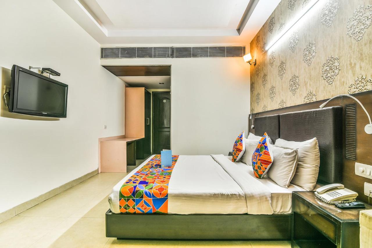 Hotel Alpine Tree Nuova Delhi Esterno foto