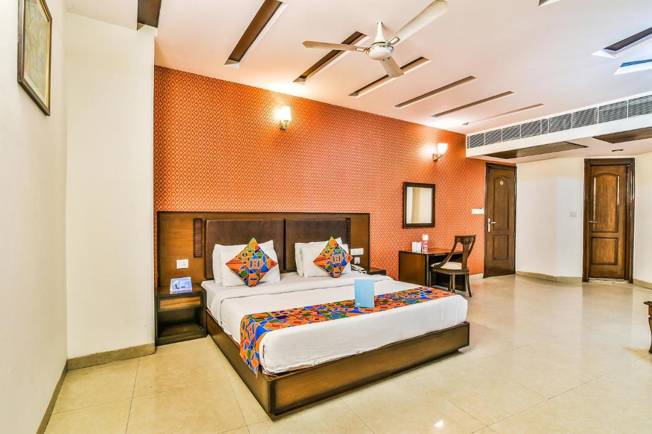 Hotel Alpine Tree Nuova Delhi Esterno foto